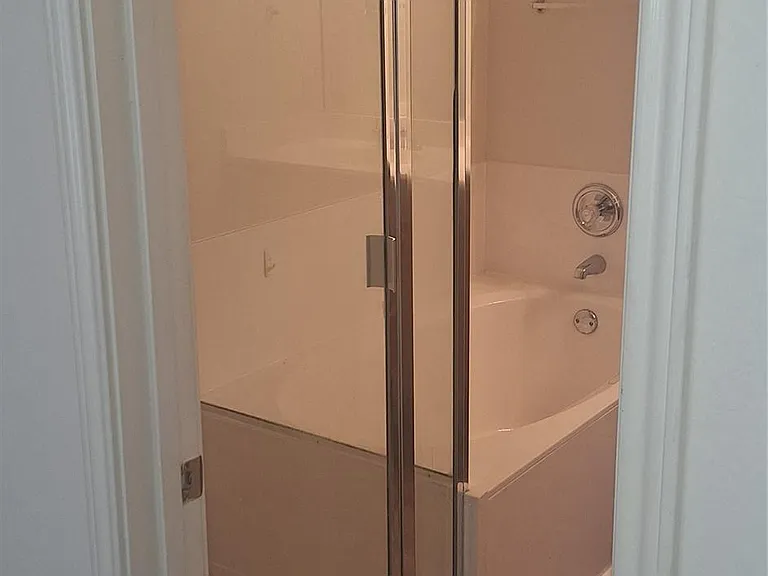 643 Hogan — Photo 12