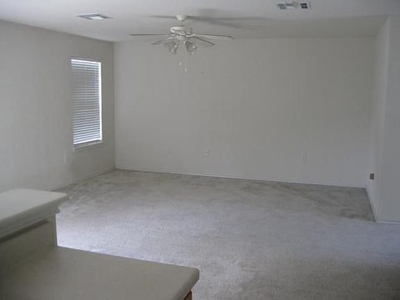 3rd image of 8607 Dittmar Oaks Dr