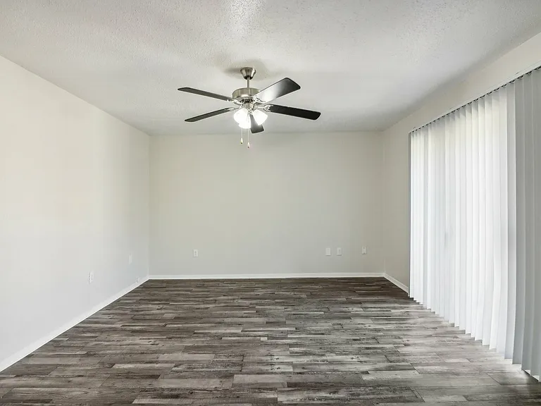 W Kirby St-006