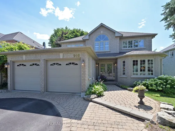908 Schaeffer Outlook, Newmarket, ON L3X 1V9