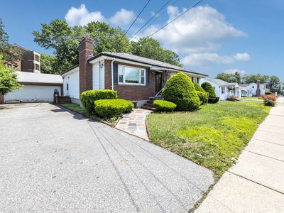 35 Freeman Ave, West Roxbury, MA, 02132