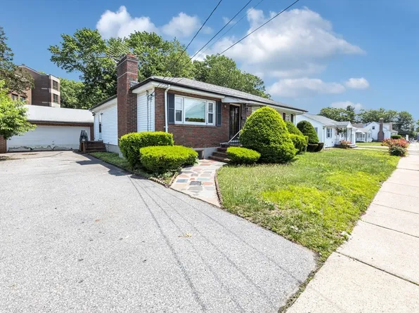 35 Freeman Ave, West Roxbury, MA 02132