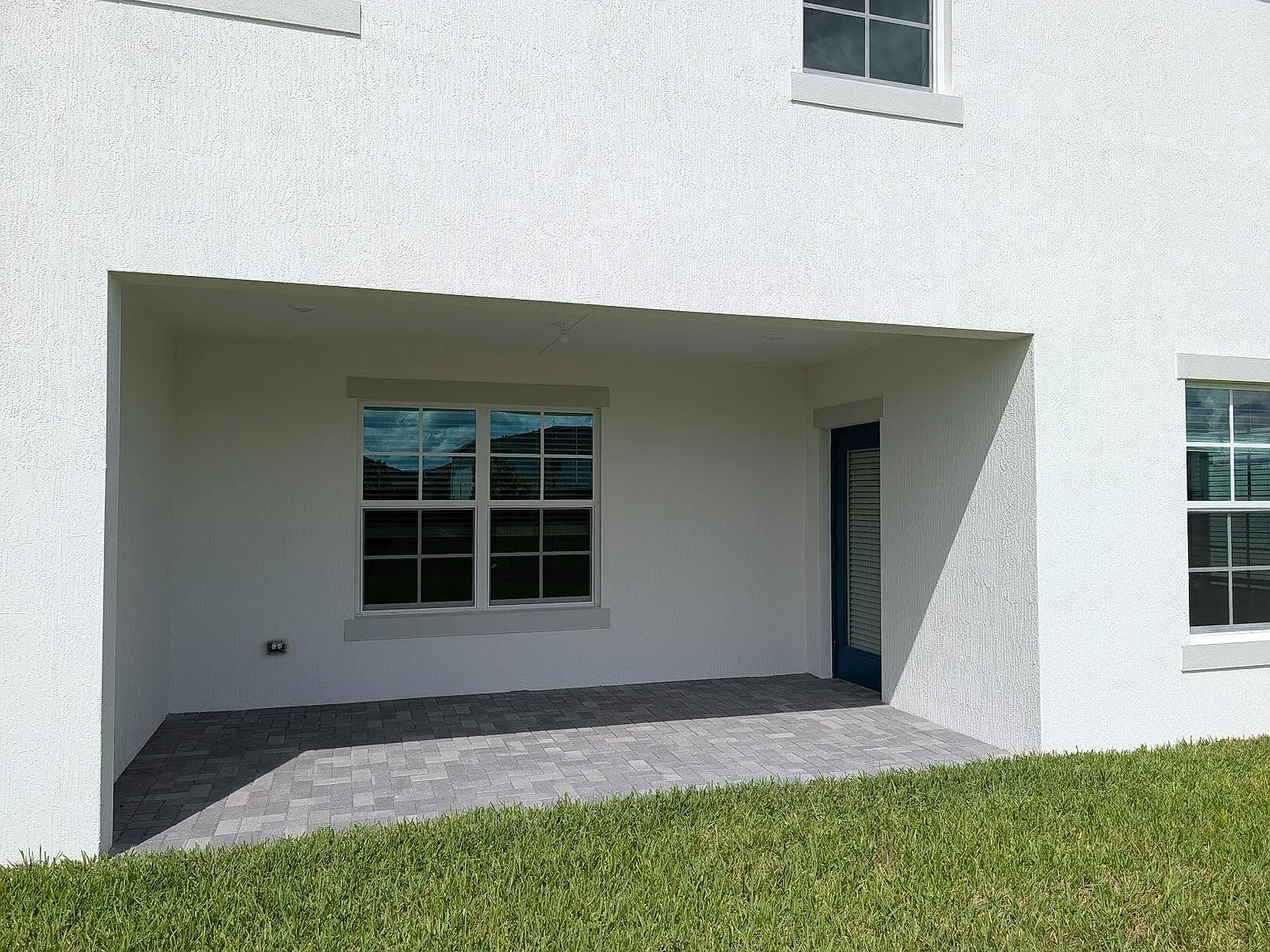 4 bed, 3.5 bath, 2308 sqft, $4,050 — Photo 3