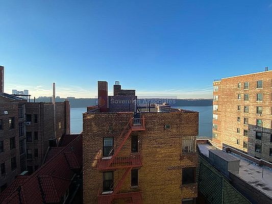 3rd image of 240 Cabrini Blvd APT 6F