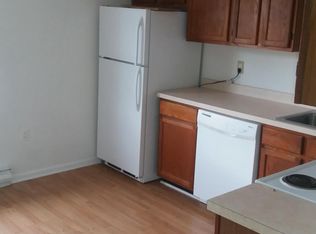 27 Doris Dr APT D, Elkton, MD 21921