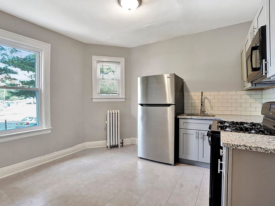 1st image of 79-81 Finlay Pl Unit 1