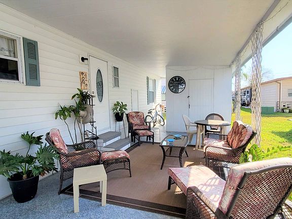 3rd image of 303 Apricot St