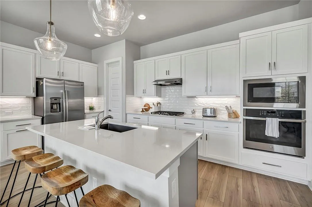5 bed, 3.5 bath, 2729 sqft, $3,500 — Photo 4