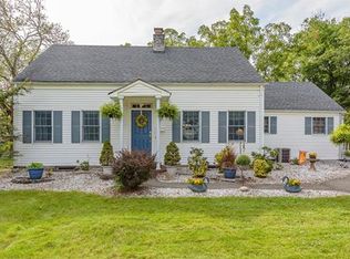 7 Walnut Ln, Colonia, NJ 07067