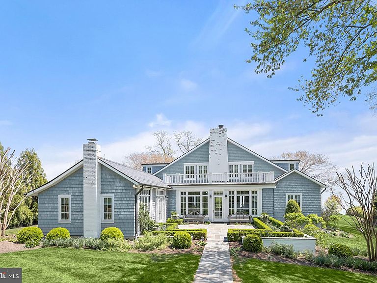 Listing photo of 817 Broadwater Way, Gibson Island