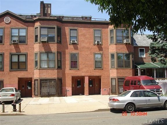 2nd image of 921C Elder Ave #921C