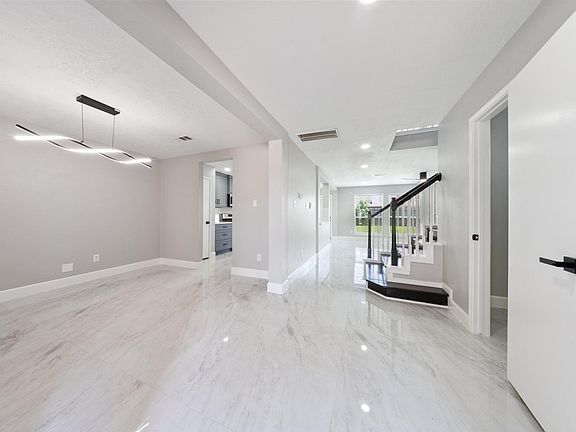 5th image of 8311 Sierra Hill Ct