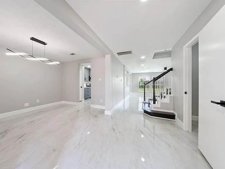 8311 Sierra Hill Ct — Photo 5
