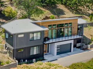 715 Prim St, Ashland, OR 97520