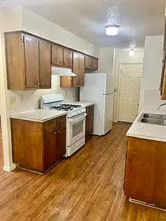 2305 Rising Sun Cv #B — Photo 4