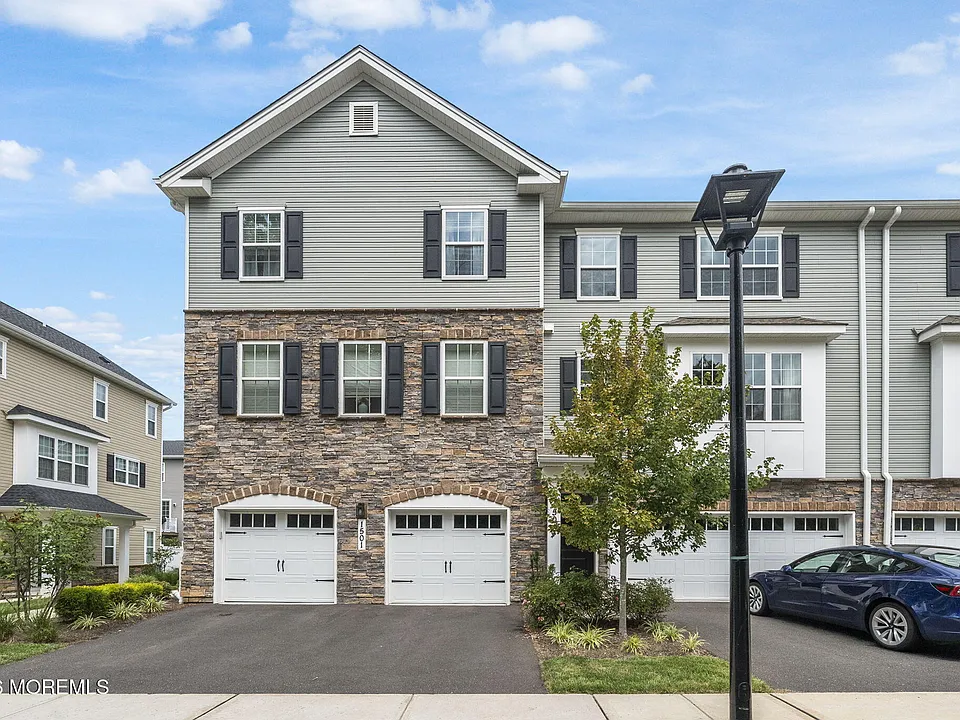 1502 Arose Ln