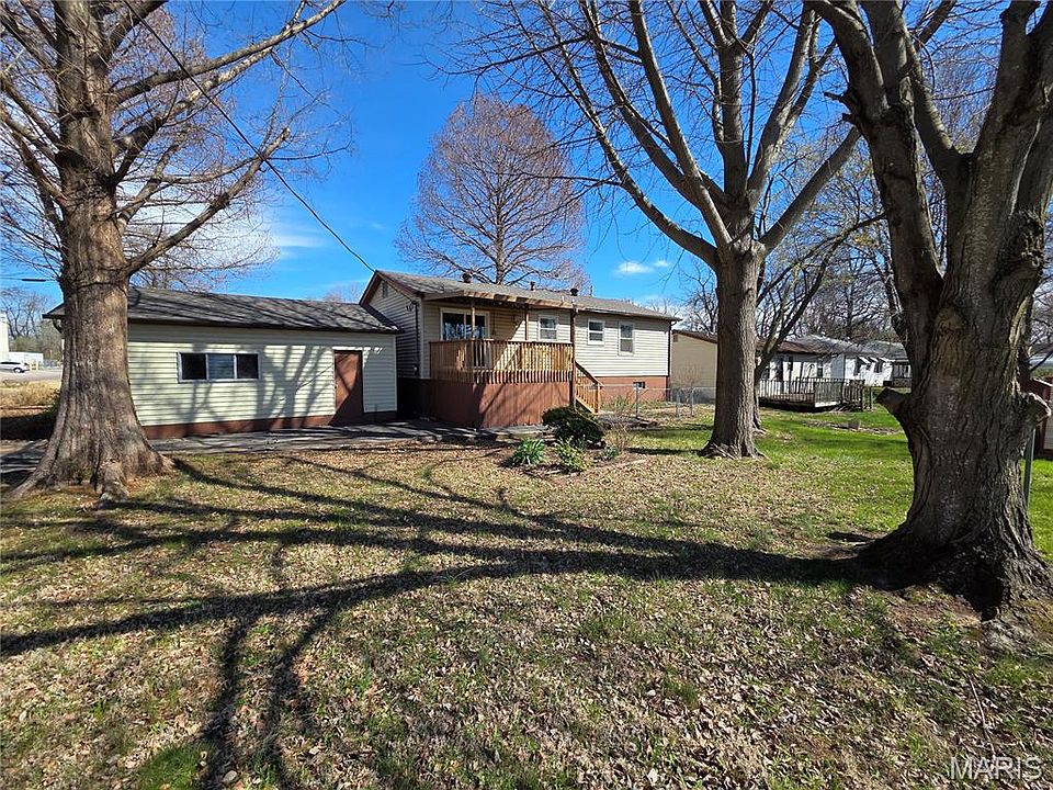 2932 Godfrey St, Belleville, IL 62226 | Zillow