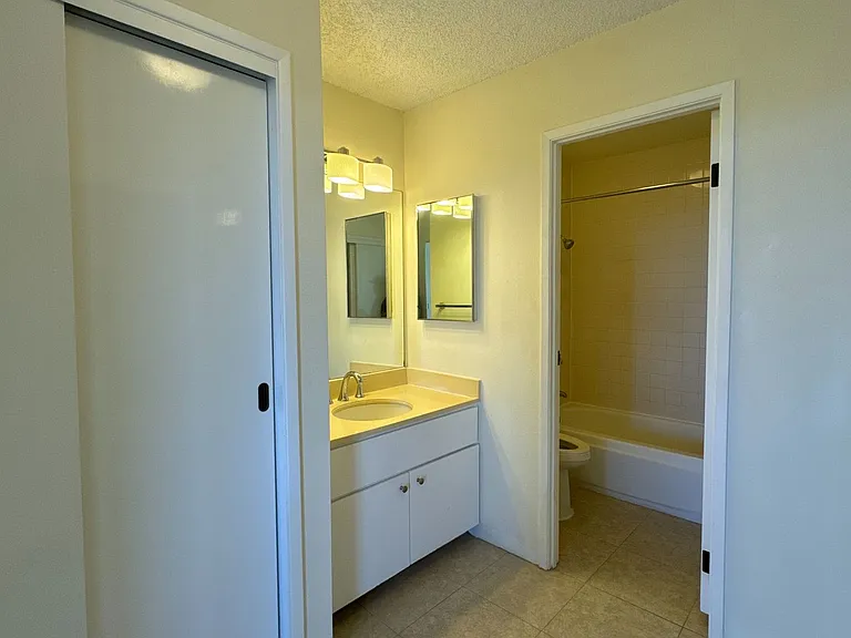 55 S Kukui St #D2606 — Photo 8