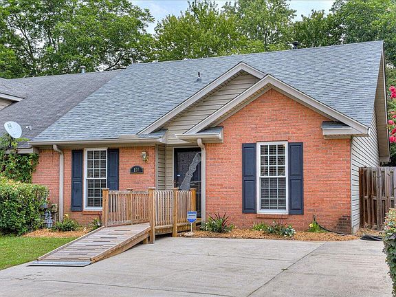 3rd image of 100 Harvestwood Drive