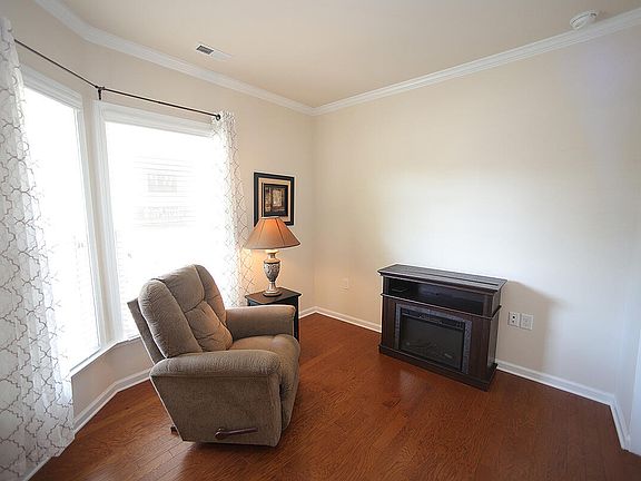 5th image of 1613 Horne Creek Dr