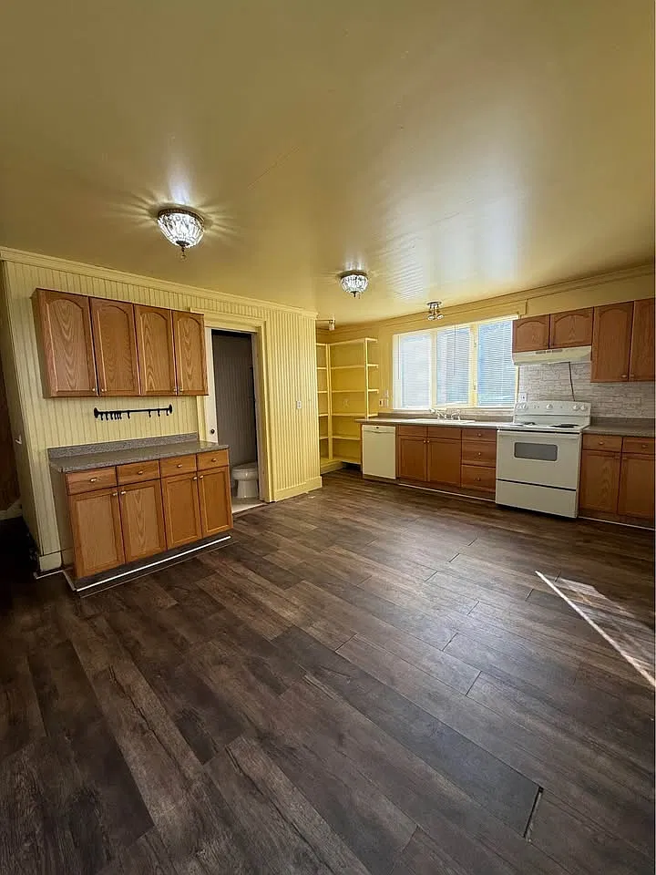 3 bed, 2000 sqft, $1,950 — Photo 3
