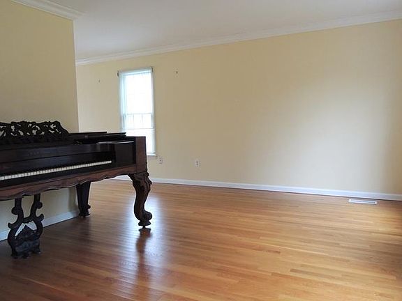 2nd image of 3062 Twin Ridge Dr