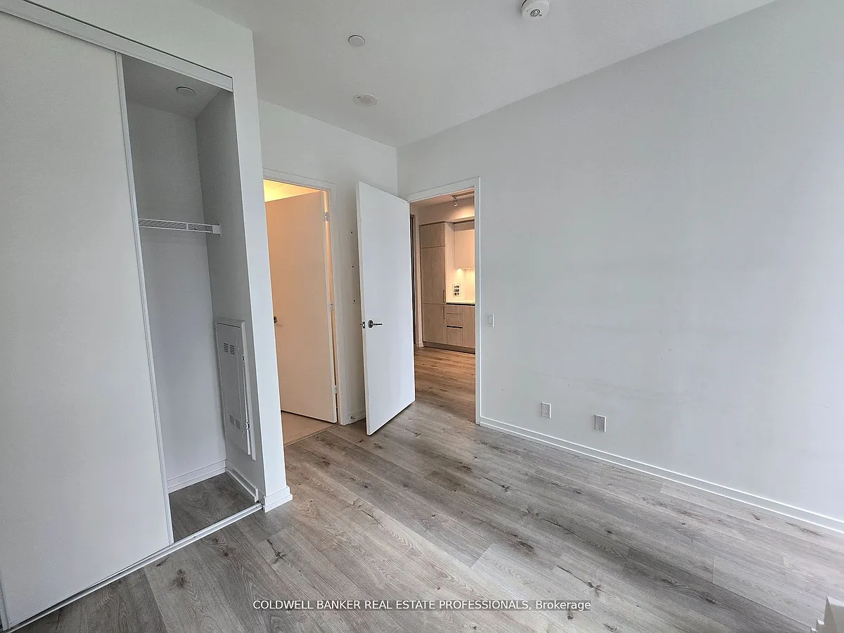 Building Photo - 7890 Jane St #502