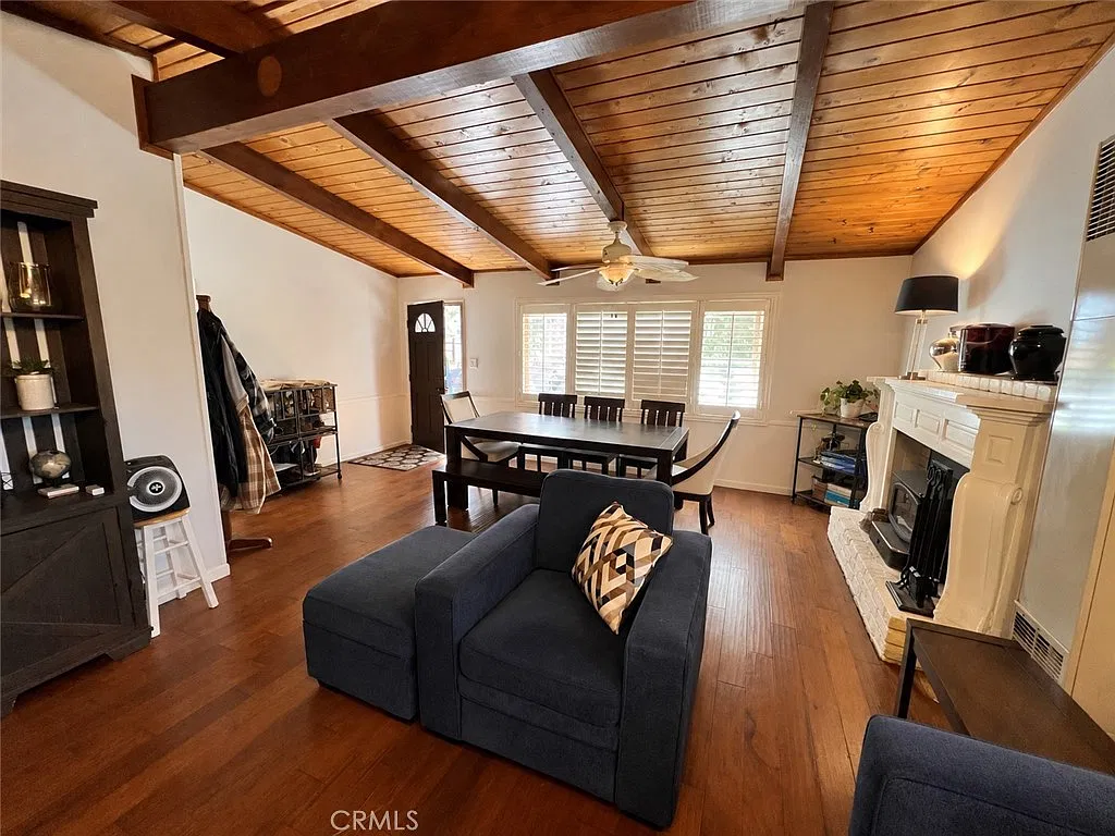 2 bed, 1264 sqft, $2,300 — Photo 4