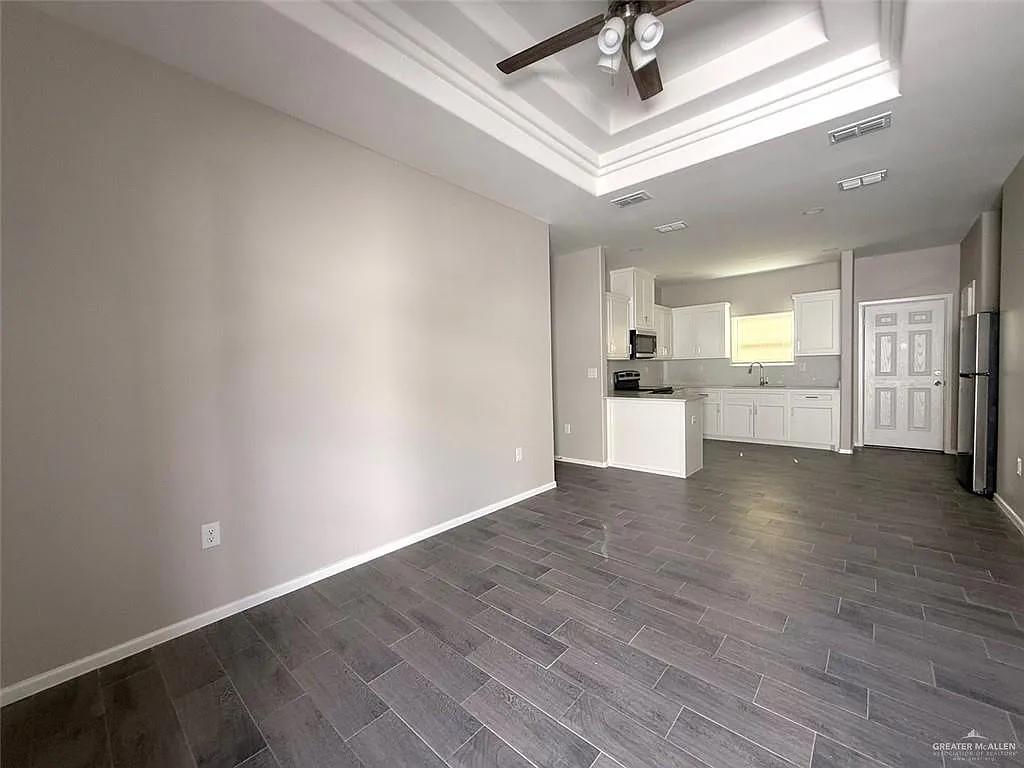 3 bed, 2.0 bath, 1118 sqft, $1,150 — Photo 4