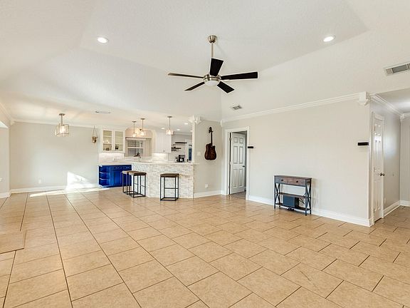 3rd image of 5002 Raford Ln