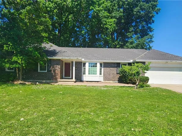 320 SE Westwind Dr, Lees Summit, MO 64063