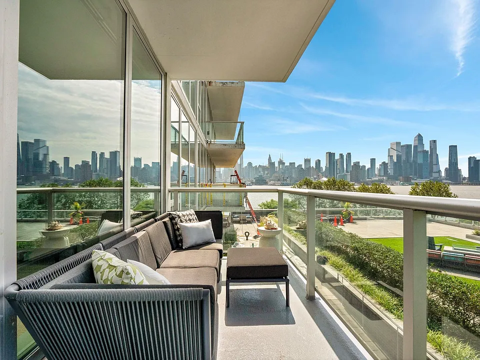 1000 Avenue At Port Imperial #412
