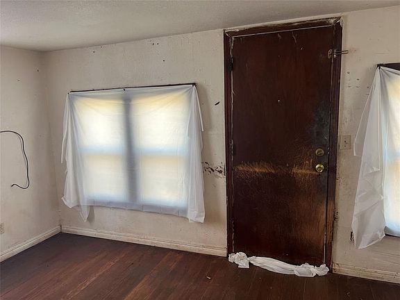 2nd image of 407 E 7th St