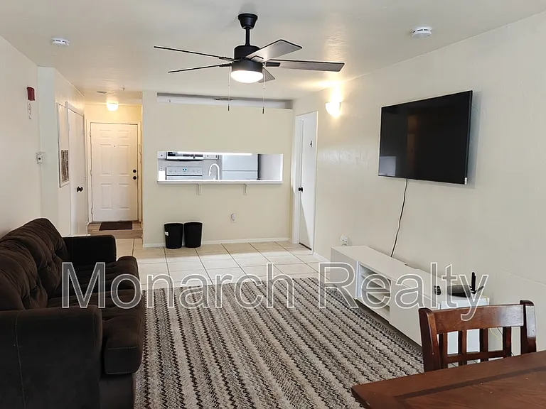 4000 SW 23rd St #5-207 — Photo 6