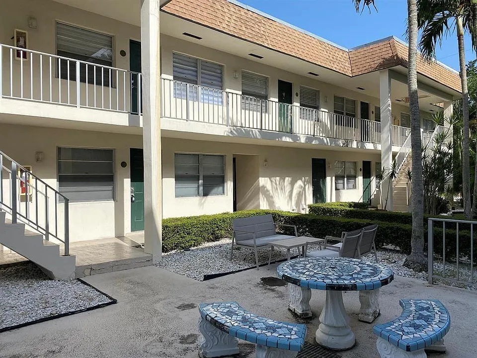 340 NW 19th St