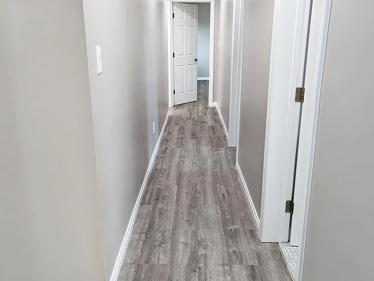 1835 W Colegrove Ave — Photo 22