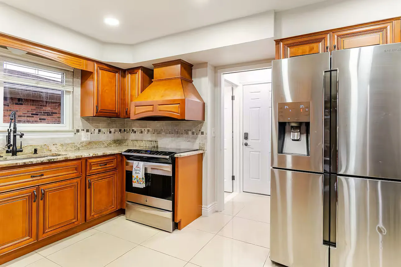 3 bed, 2704 sqft, $2,700 — Photo 3