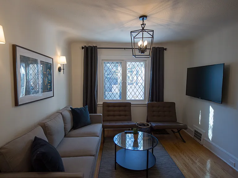 856 Bronson Ave — Photo 33