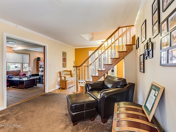 5th image of 127 Chatham Dr