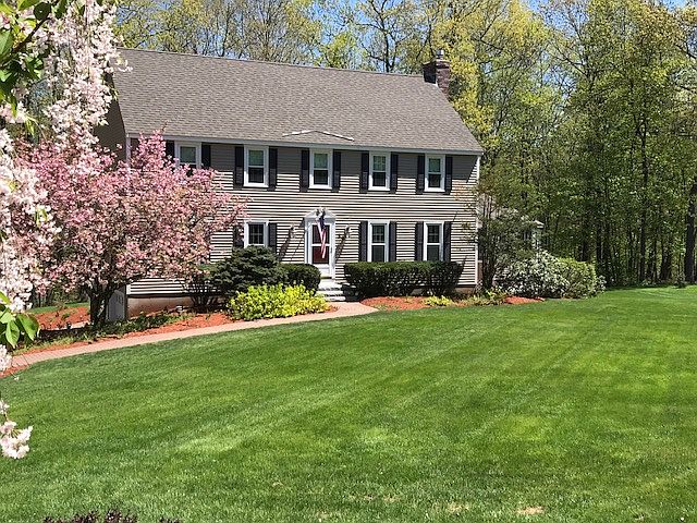 1st image of 25 Gervaise Dr