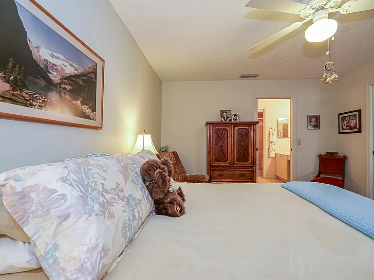 847 Lake Orchid Cir — Photo 17