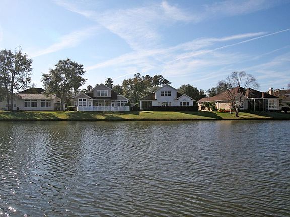 4th image of 113 Waters Edge Dr N