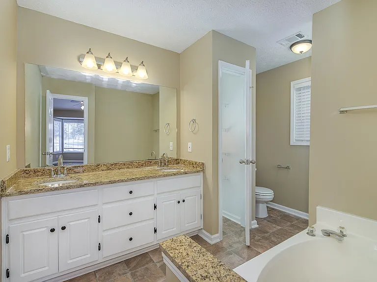 35 Oak Ridge Ct — Photo 13