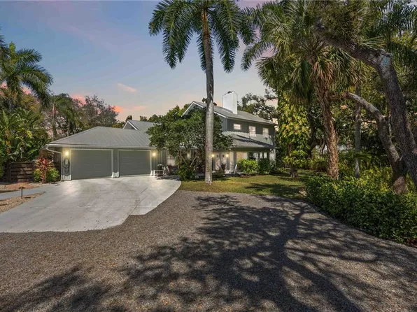 2381 Florinda St, Sarasota, FL 34231