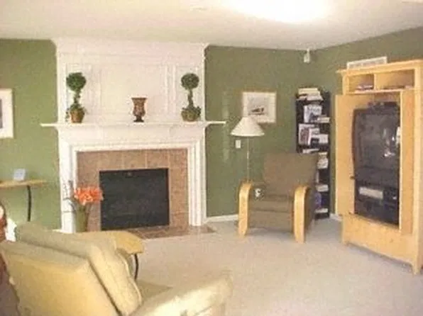 227 Biltmore Blvd, Troy, MI 48084