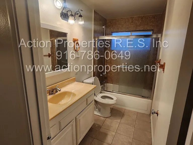 612 Gregory Ct — Photo 17