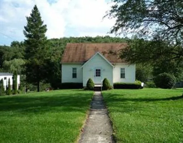 558 Armbrust Hecla Rd photo 1