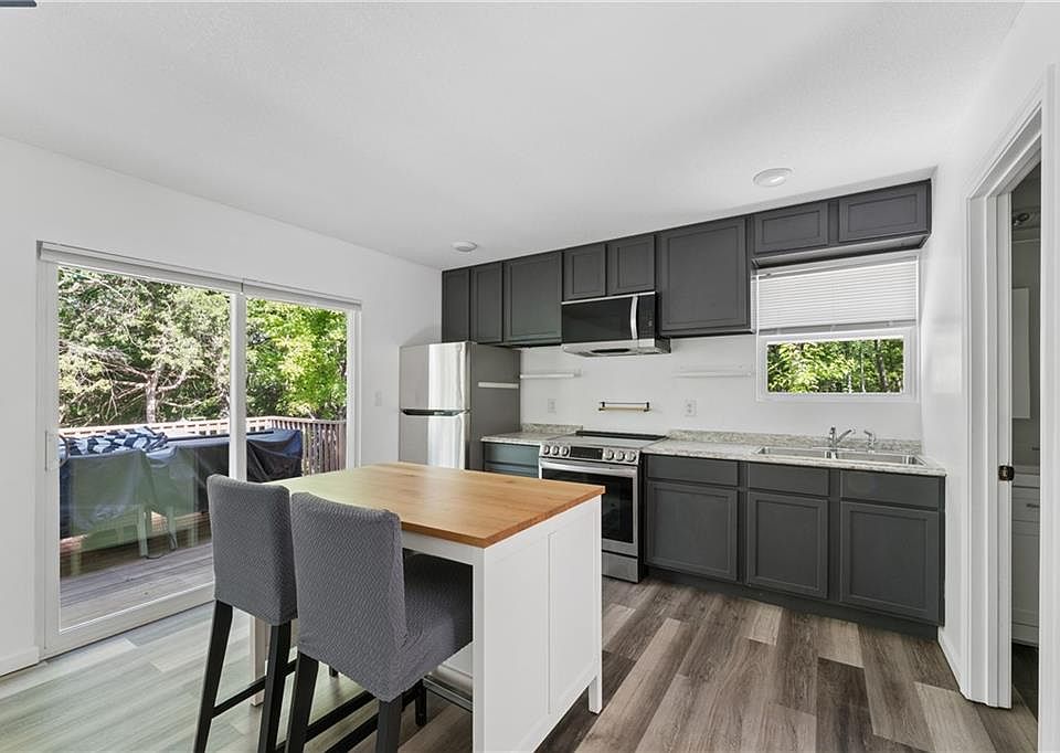 1st image of 109 Maple Dr