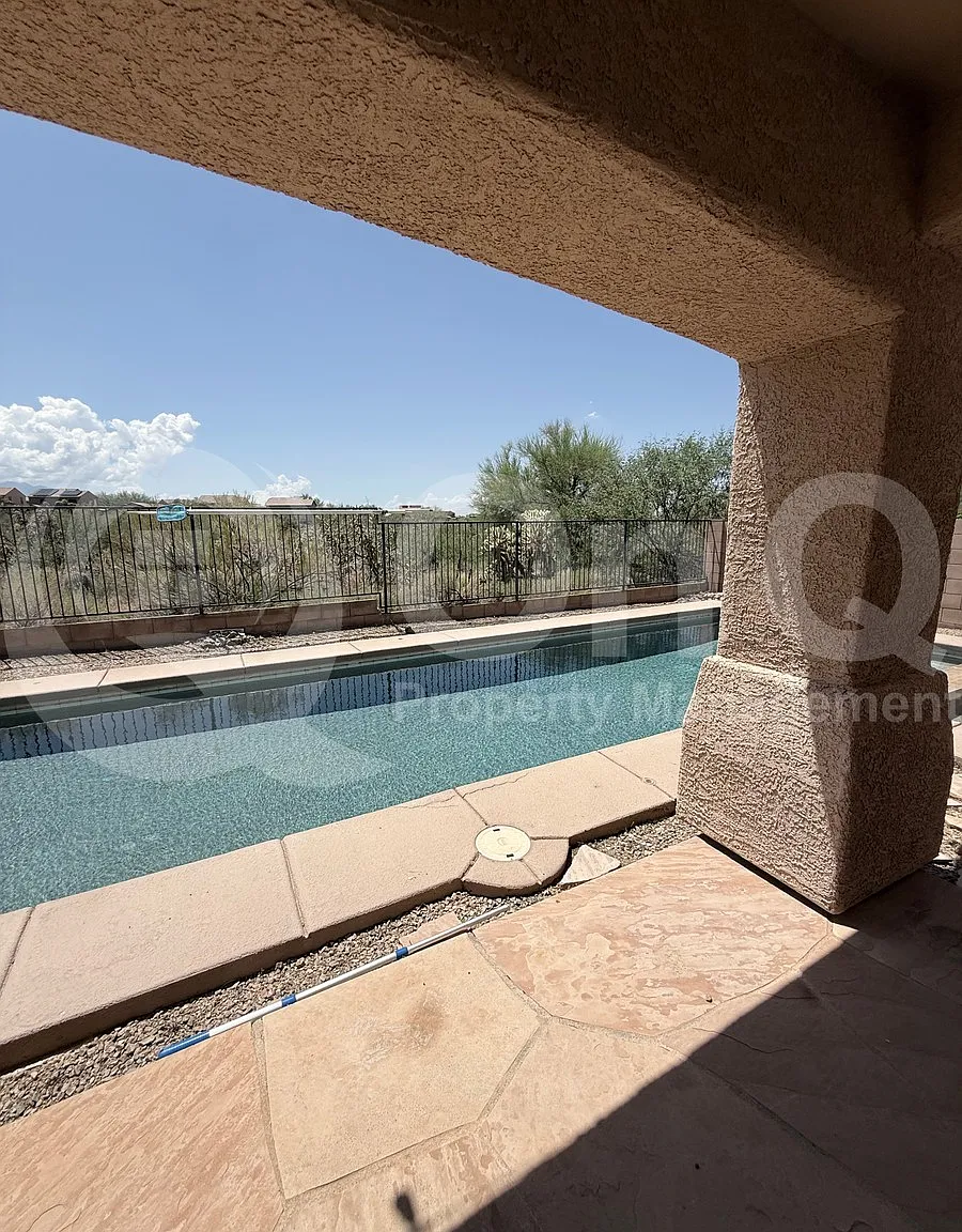 3 bed, 2.0 bath, 1601 sqft, $1,995 — Photo 3