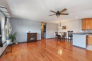 4th image of 1080 Castleshire Dr #1080